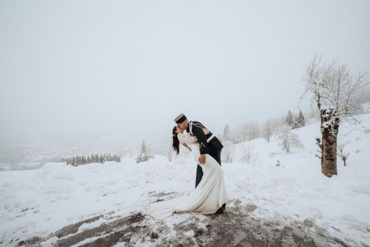Séance photo de mariage en hiver à Sallanches, Sallanches, Manon Guenot Photographe